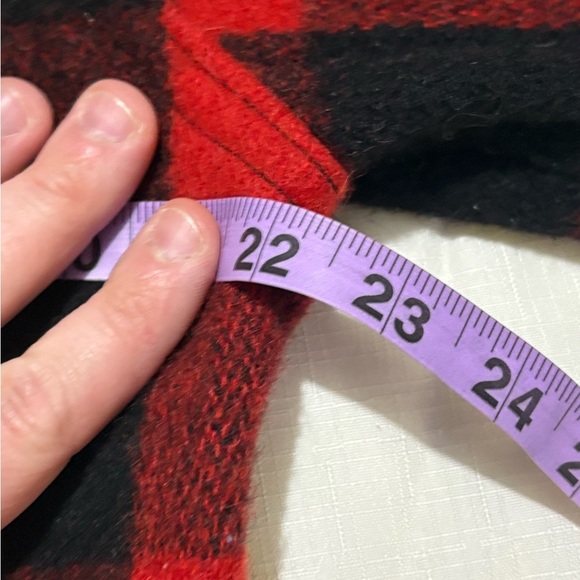 Vintage Woolrich Red and Black Plaid Shirt Jacket - Picture 9 of 11